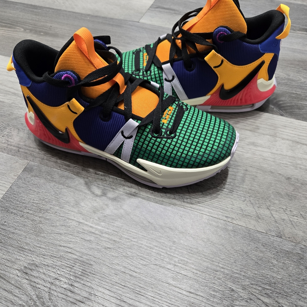 Nike LeBron Witness 7 basketball sneakers in the "Multicolor"